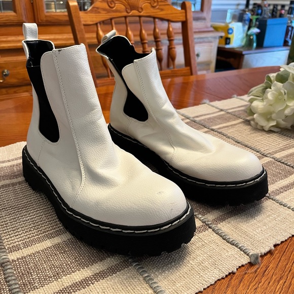 Shoes - White & Black Lug Sole Booties (size 9)